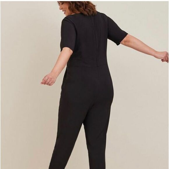 Torrid new black crepe romper jumpsuit short sleeve boat neck, size 22 - Picture 15 of 16